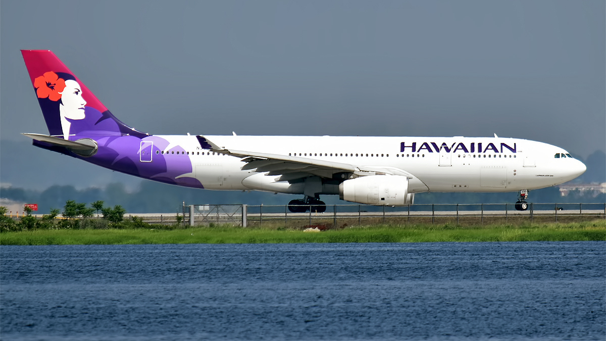 Hawaiian_Airlines_N390HA_Airbus_A330-243_49593599427