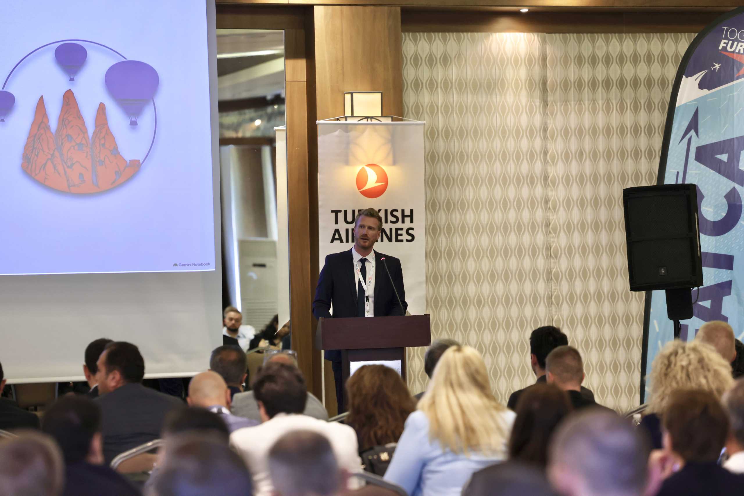 TATCA ev sahipliğinde Kapadokya'da düzenlenen IFATCA ERM 2026 Avrupa Bölgesel Toplantısı'na katılan hava trafik kontrolörleri ve havacılık temsilcileri