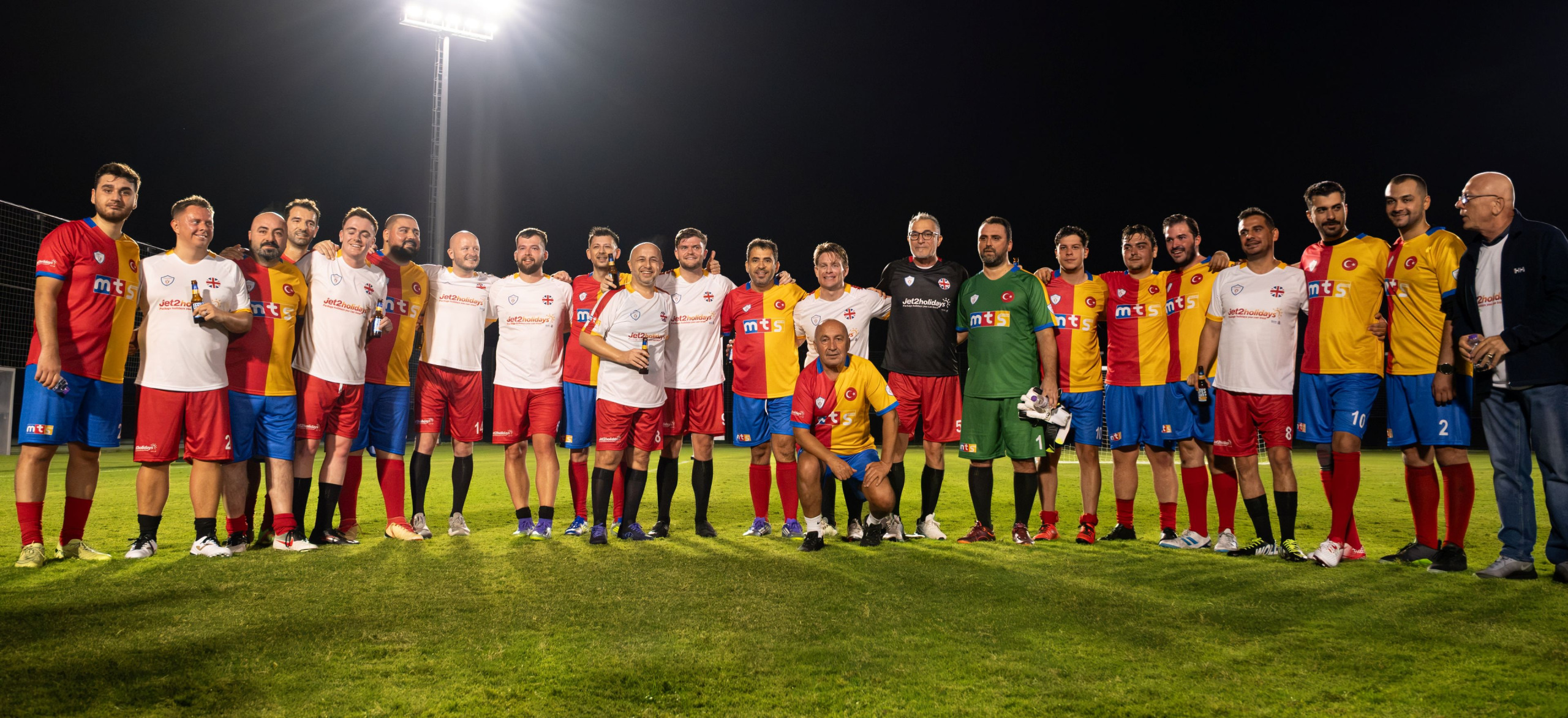 MTS Globe ve Jet2holidays Corendon Football Center'da Buluştu 1 Corendon Hava Yolları Haberleri Corendon MTS Globe Türkiye ve Jet2holidays ekiplerinin Corendon Football Center'da düzenlediği dostluk maçı