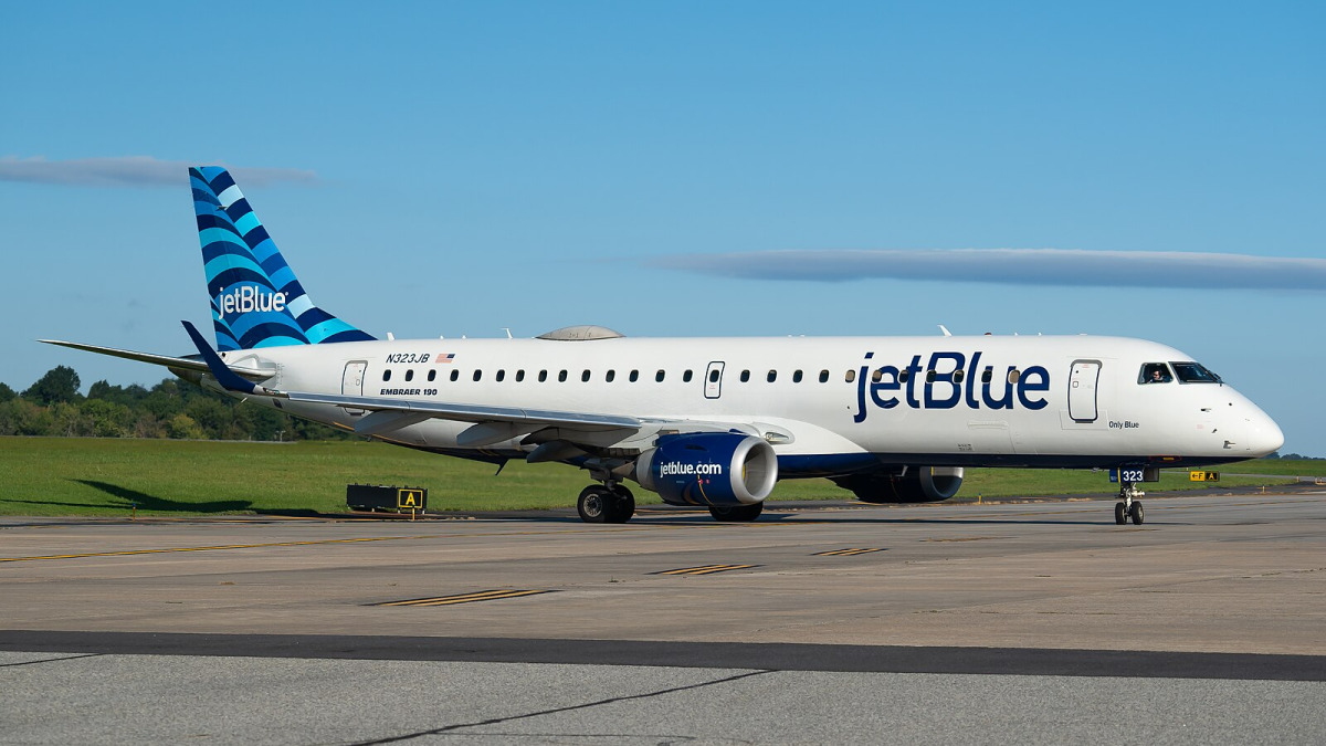 JetBlue ve easyJet’ten farklı tatil kampanyaları 6 Boeing Haberleri JetBlue-Embraer-E190-N323JB-at-Westchester
