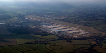 London-Stansted-Airports-24000-solar-panels-can-match-the-airports-peak-electricity-demand