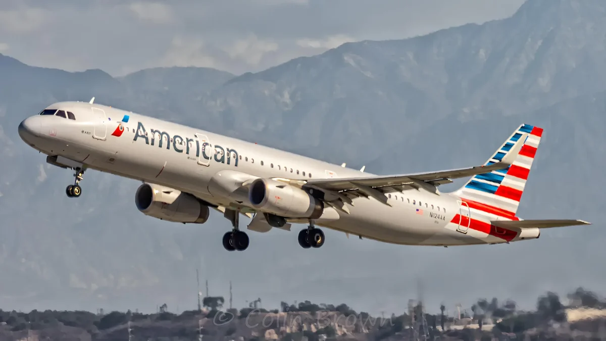 N124AA_-_Airbus_A321-231_-_American_Airlines-scaled-1