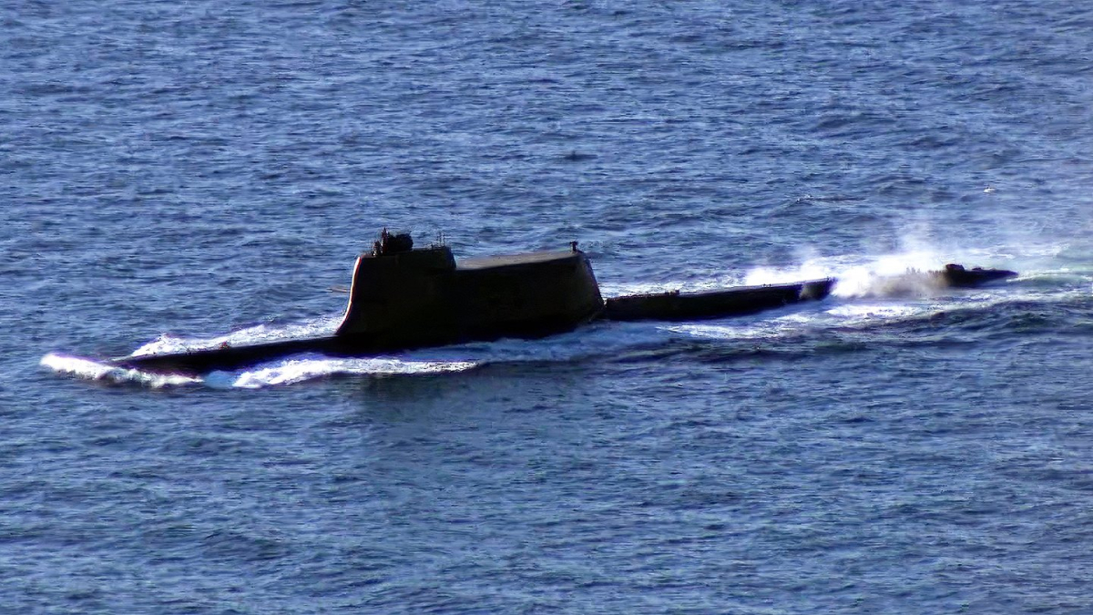 North-Korea-Huncback-submarine-copy