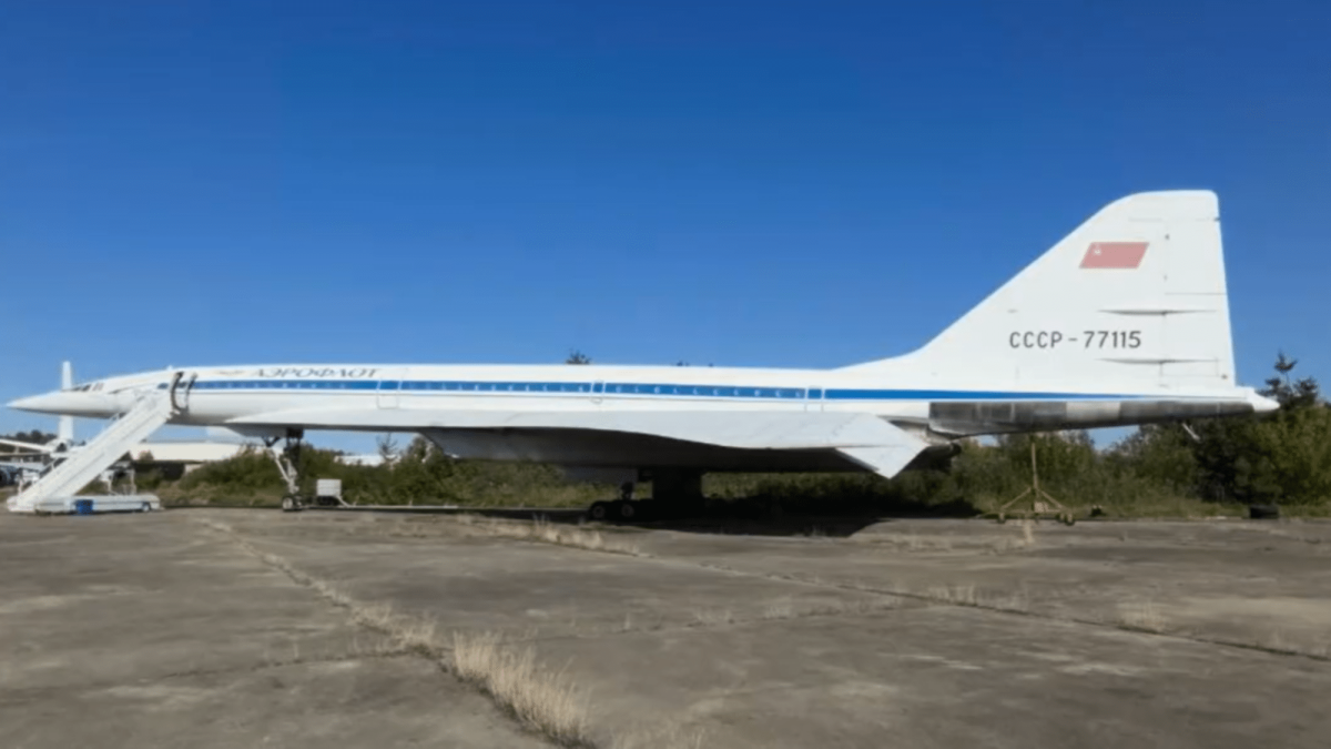 Russia-Tu-144-Display-1
