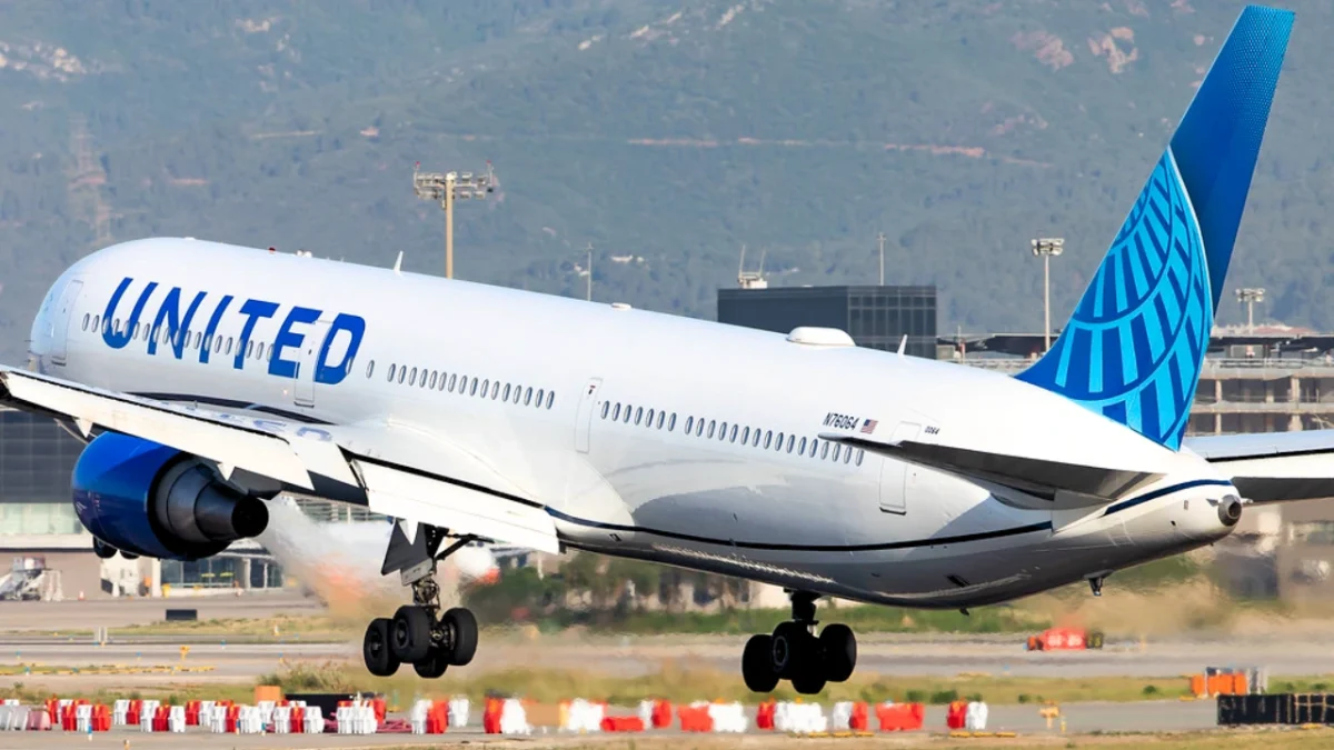 United-Boeing-767