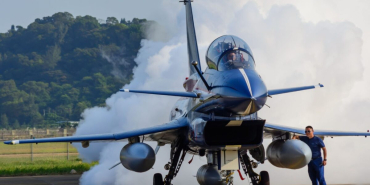 Çin üretimi Chengdu J-10 savaş uçağı