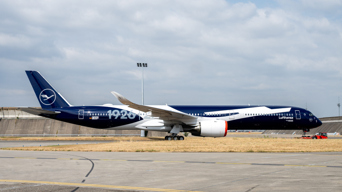 ai-pho-0251-06-a350-1000lufthansamsn799rollout-028-scaled-1