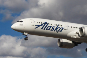 alaska_airlines_-_n780ha_-_as100_-sea-lhr-_cropped