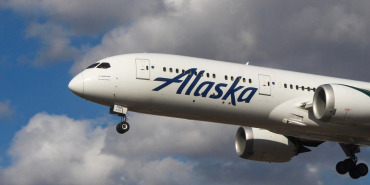 alaska_airlines_-_n780ha_-_as100_-sea-lhr-_cropped