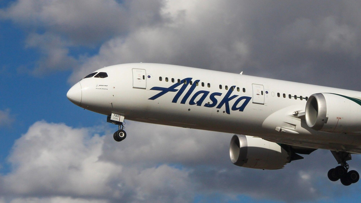 Alaska Airlines Altıncı Boeing 787-9’unu Teslim Aldı 7 Havacılık Haberleri İHA alaska_airlines_-_n780ha_-_as100_-sea-lhr-_cropped