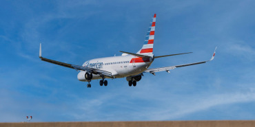 american-airlines-boeing-737-800-on-final-approach