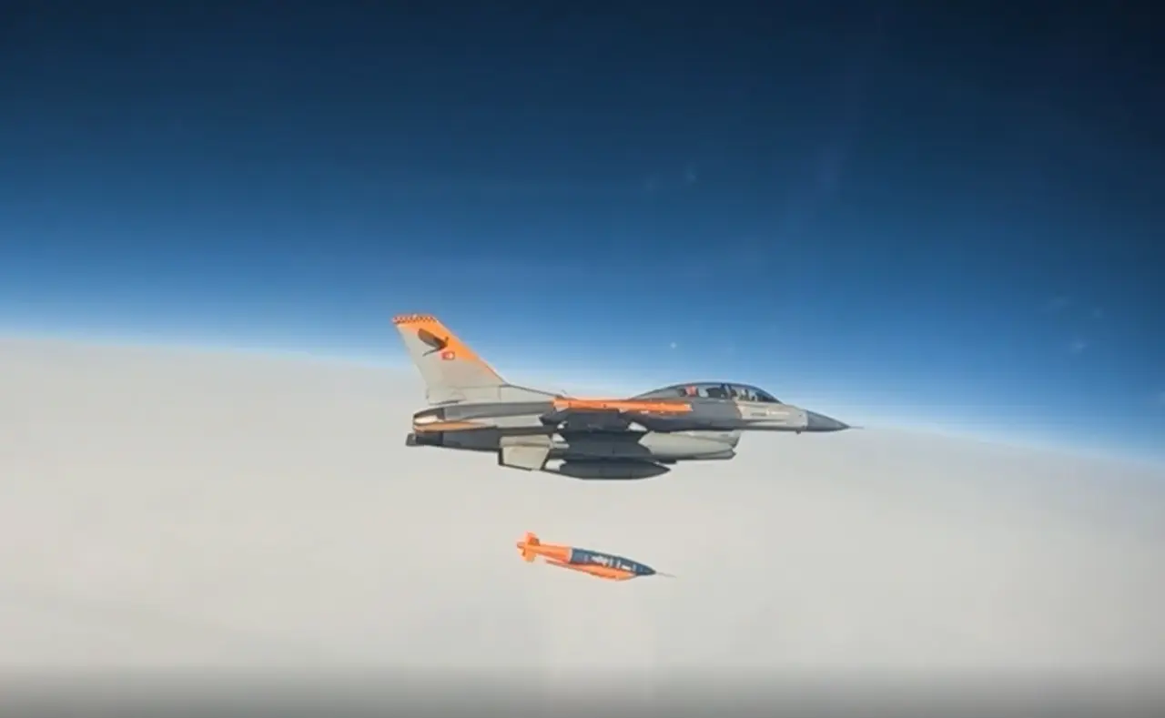 ASELSAN'ın 100 Kilometre Menzilli KGK-84'ü F-16 Testini Başarıyla Geçti