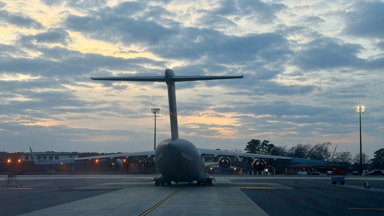 Boeing, 9 C-17 uçağına Starshield kurulumunu tamamladı 6 Havacılık Stansted Havalimanı boeing-wires-spacex-tech-into-air-force-jets-at-port-san-antonio-1