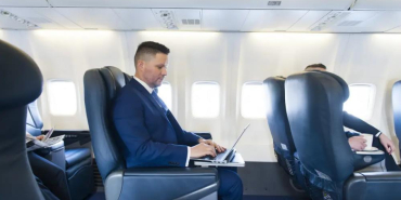 Jet2’nin business class koltuklarla yapılandırılan Boeing 737-800 uçağı