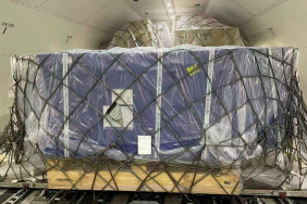 Rüzgar türbini parçaları dokuz direkt uçuşla taşındı 11 Askeri Havacılık cargo_loading_operations_at_shanghai_pudong_international_airport_china