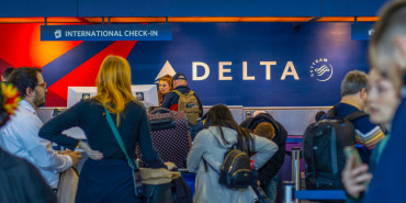 check-in-counter-for-delta-air-lines-flights-at-portland-international-airport