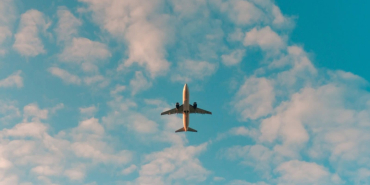 commercial-aircraft-blue-sky-flight