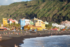 Jet2, La Palma Uçuşlarını Ekim Sonunda Bitiriyor 16 Havacılık Saldırılar Sonrası db1pyk-colorful-puerto-de-tazacorte-1005884529_db88da