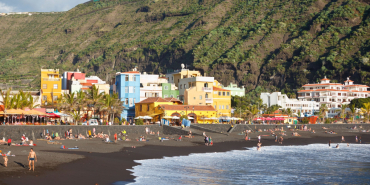 db1pyk-colorful-puerto-de-tazacorte-1005884529_db88da