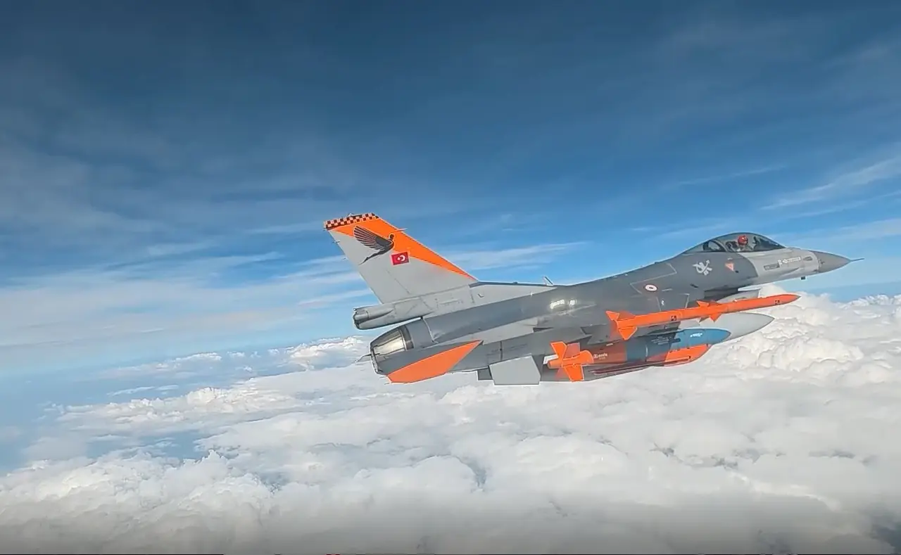 ASELSAN'ın 100 Kilometre Menzilli KGK-84'ü F-16 Testini Başarıyla Geçti