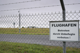 Leipzig/Halle Havalimanı’nda güvenlik çiti delindi 14 Savunma Sanayii Haberleri EasyJet erneuter-sicherheitsvorfall-am-flughafen-leipzighalle-1792326223