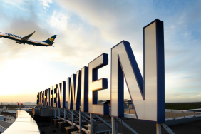 Ryanair uçağı ve Viyana Havalimanı