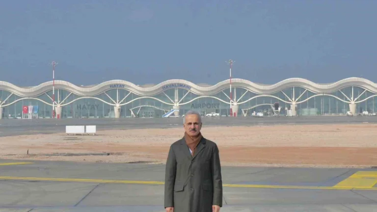 hatay-havalimani-yenileniyor-0