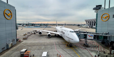 lufthansa-boeing-747-8-flugzeug-frankfurt-flughafen