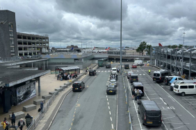 Manchester Havalimanı’nda bırakma ücreti 5,50 sterlin oldu 8 Kaza ve Olaylar Havacılık Haberleri Emirates shutterstock_2530199279