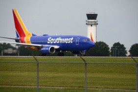southwest-airlines-aircraft-preparing-for-takeoff