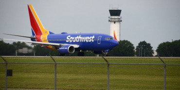 southwest-airlines-aircraft-preparing-for-takeoff