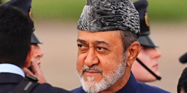 the-sultan-touched-down-at-stansted-airport-in-essex-on-monday-where-lord-henry-hood-greeted-him-on-behalf-of-king-charles