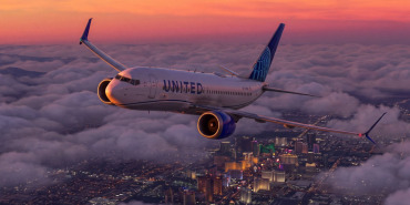united-airlines-max-8-leaving-las-vegas