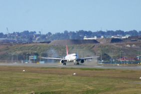 Western Sydney Havalimanı İlk Yolcu Uçuşunu Gerçekleştirdi 13 Havayolları AJet western-sydney-airport-arrivals-aircraft-1