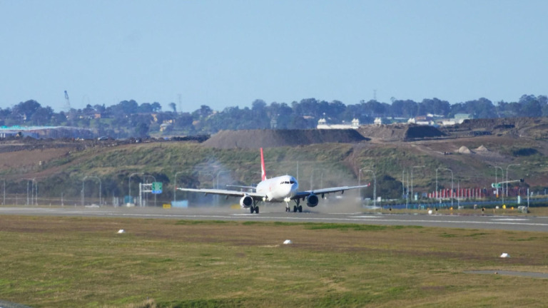 Western Sydney Havalimanı İlk Yolcu Uçuşunu Gerçekleştirdi 6 Airbus Haberleri Boeing 737 western-sydney-airport-arrivals-aircraft-1