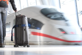 Frankfurt Havalimanı’nda AirRail Terminali kapanıyor 14 Hava Savunma Ekonomi Sınıfı zug-bahn-flughafen-frankfurt-am-main