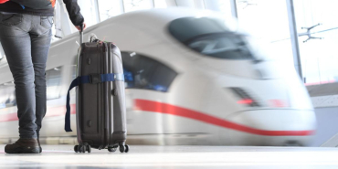 zug-bahn-flughafen-frankfurt-am-main